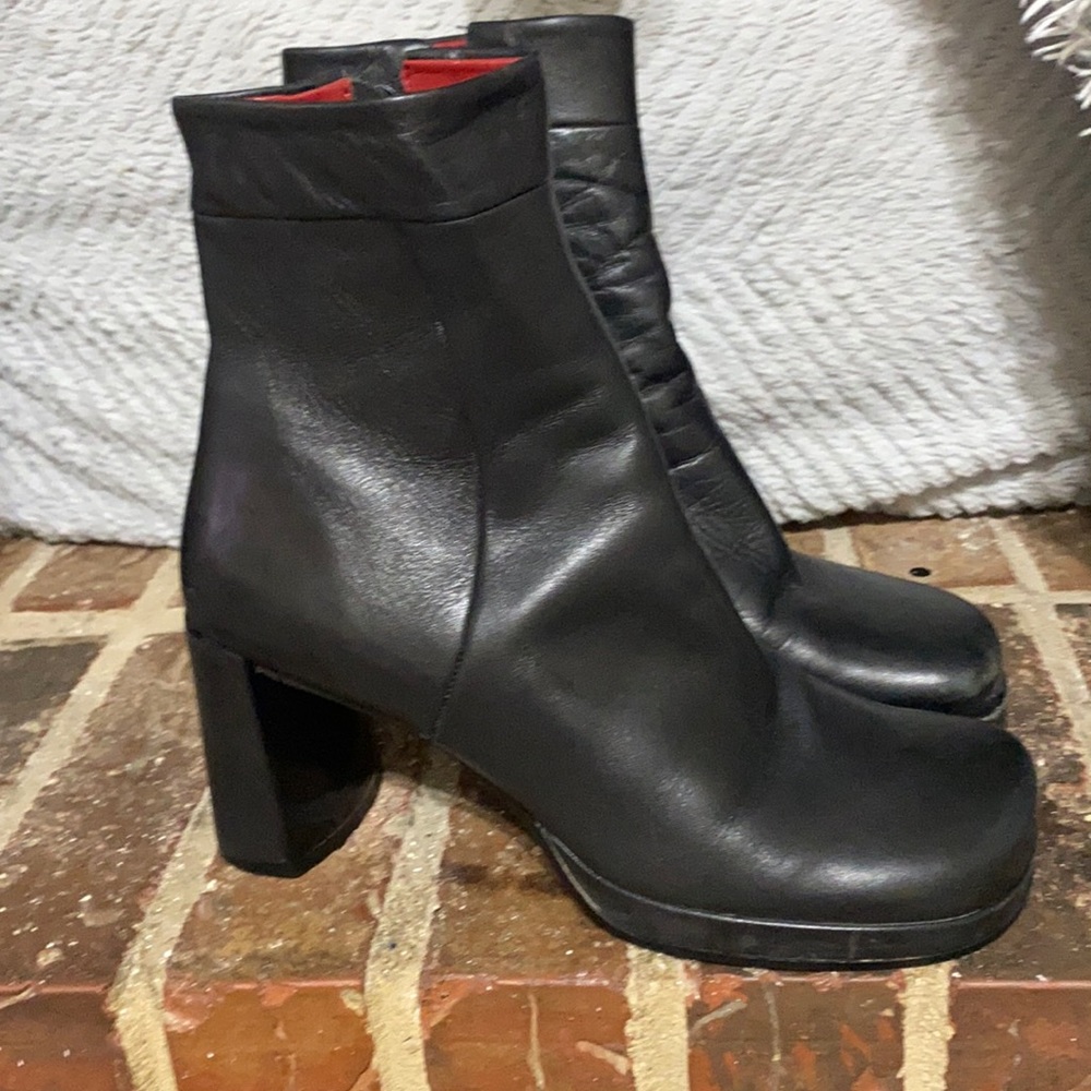 Previously Loved Enzo Angiolini Booties